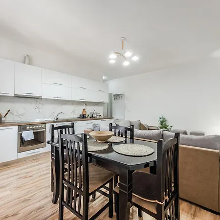 Alpha Cozy & Spacious Τίρανα