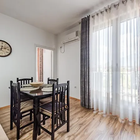 Alpha Cozy & Spacious Apartament Tirana