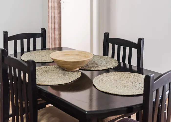 Alpha Cozy & Spacious Apartment