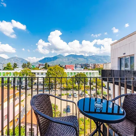 Alpha Cozy & Spacious Apartment Tirana