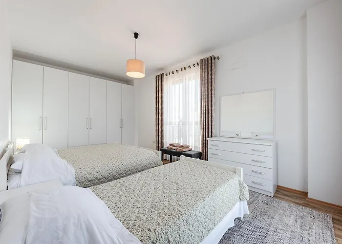 Lägenhet Alpha Cozy & Spacious